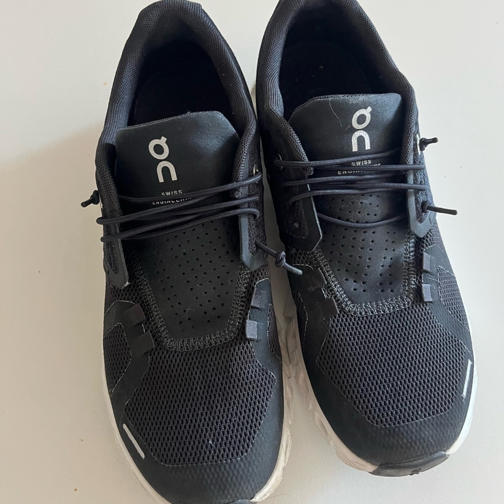 On Cloud 5 Running Shoes